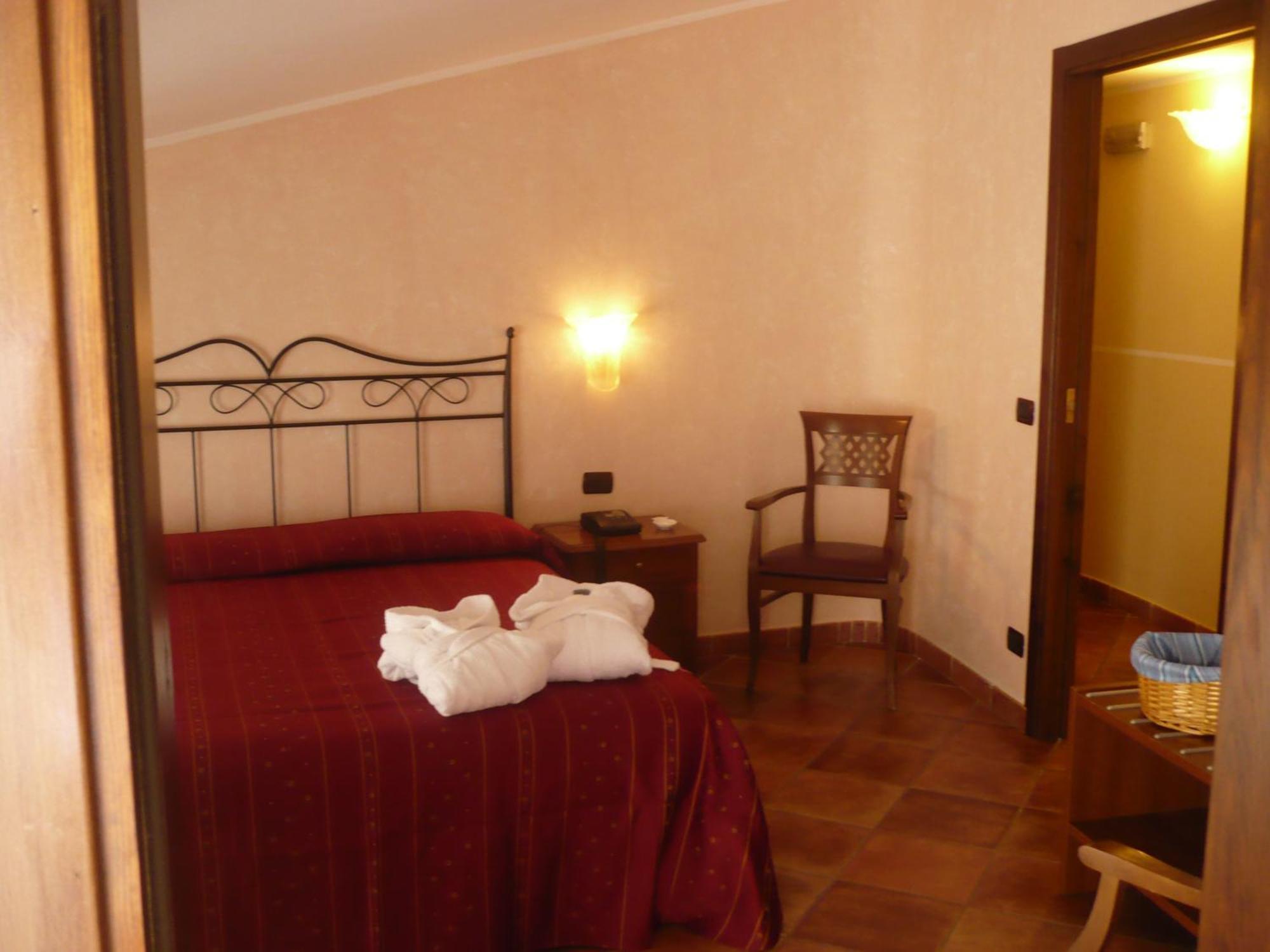 Hotel Palazzo Krataiis Шилла Экстерьер фото