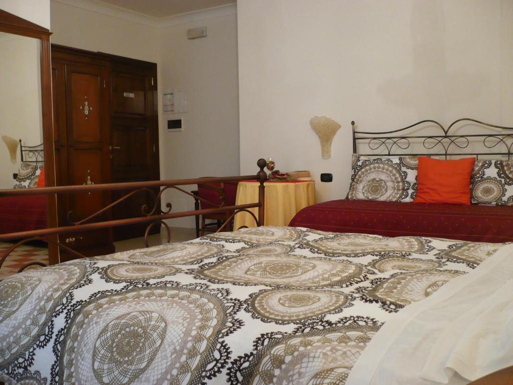 Hotel Palazzo Krataiis Шилла Номер фото